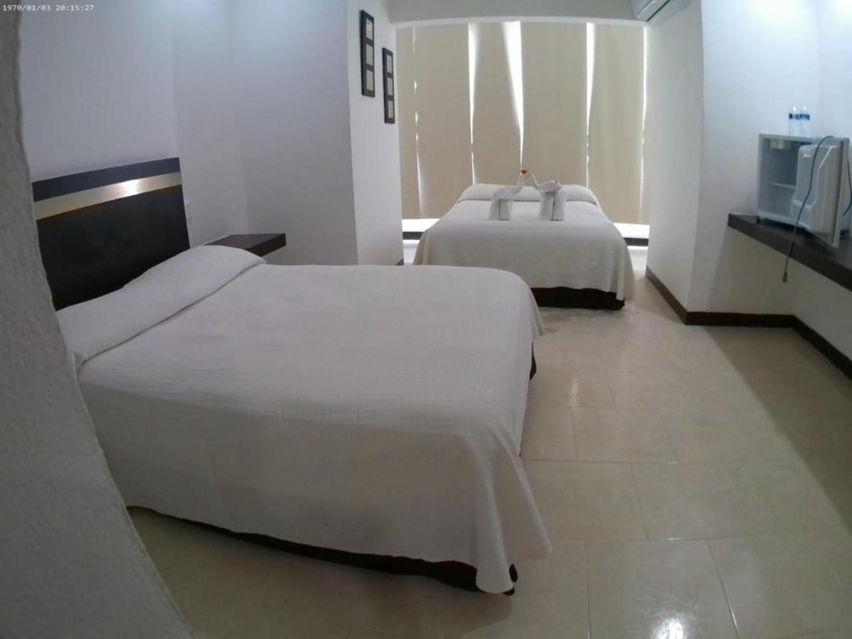 Hotel Plaza Playa Плая-дель-Кармен Экстерьер фото