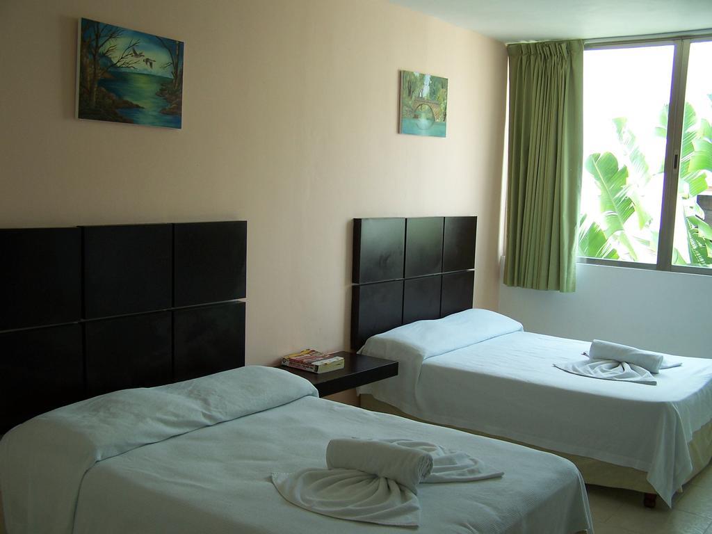 Hotel Plaza Playa Плая-дель-Кармен Экстерьер фото