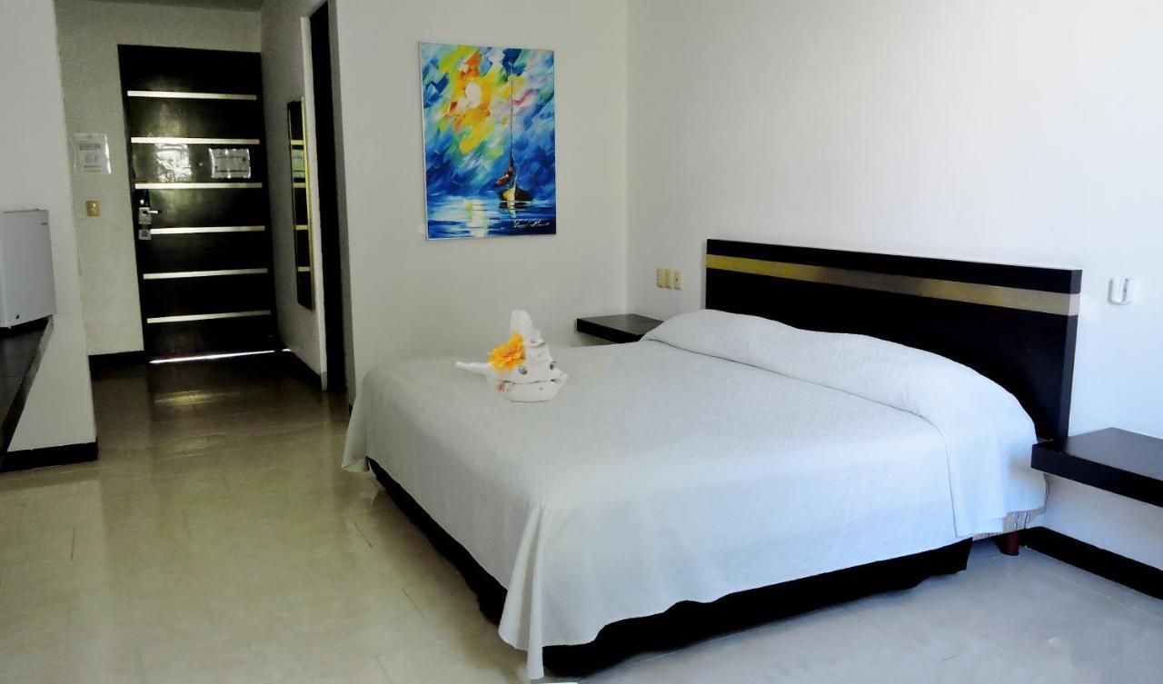 Hotel Plaza Playa Плая-дель-Кармен Экстерьер фото