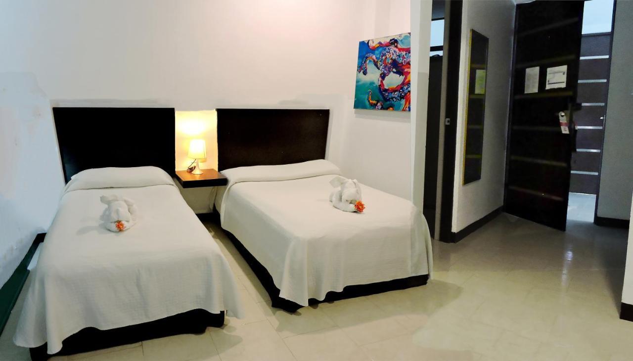 Hotel Plaza Playa Плая-дель-Кармен Экстерьер фото
