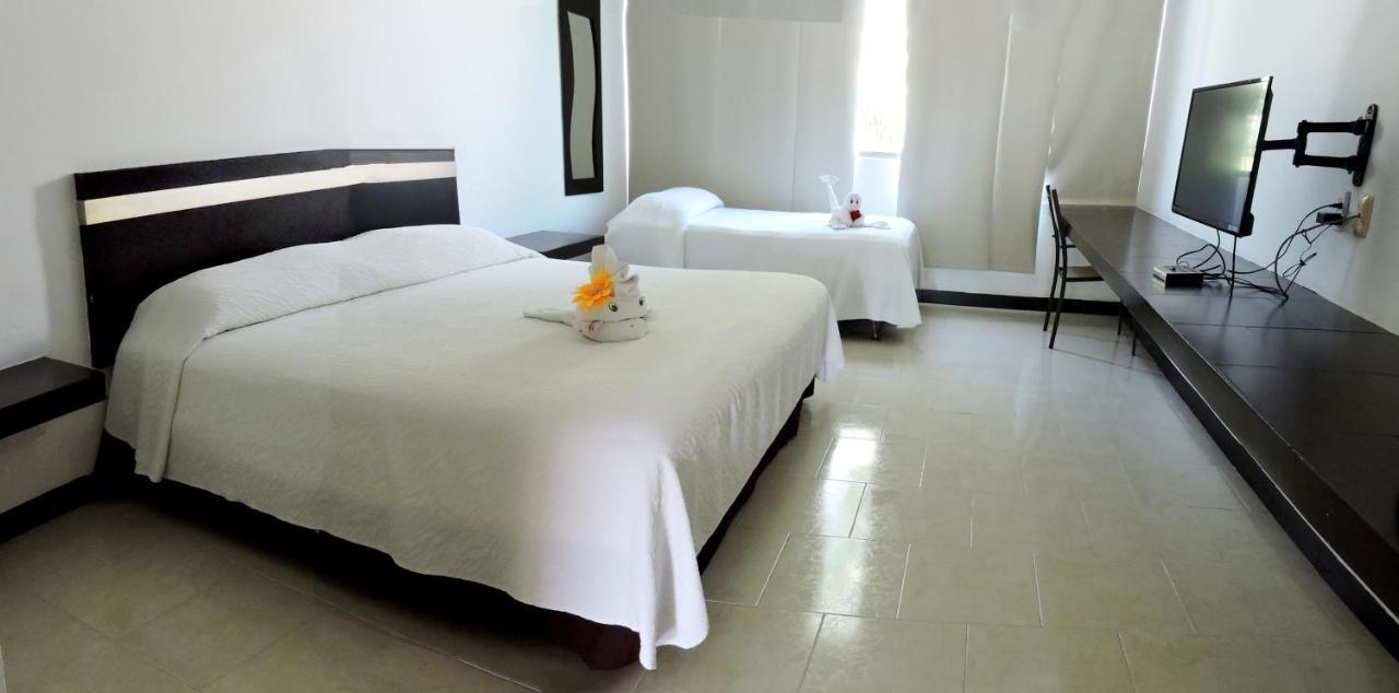 Hotel Plaza Playa Плая-дель-Кармен Экстерьер фото